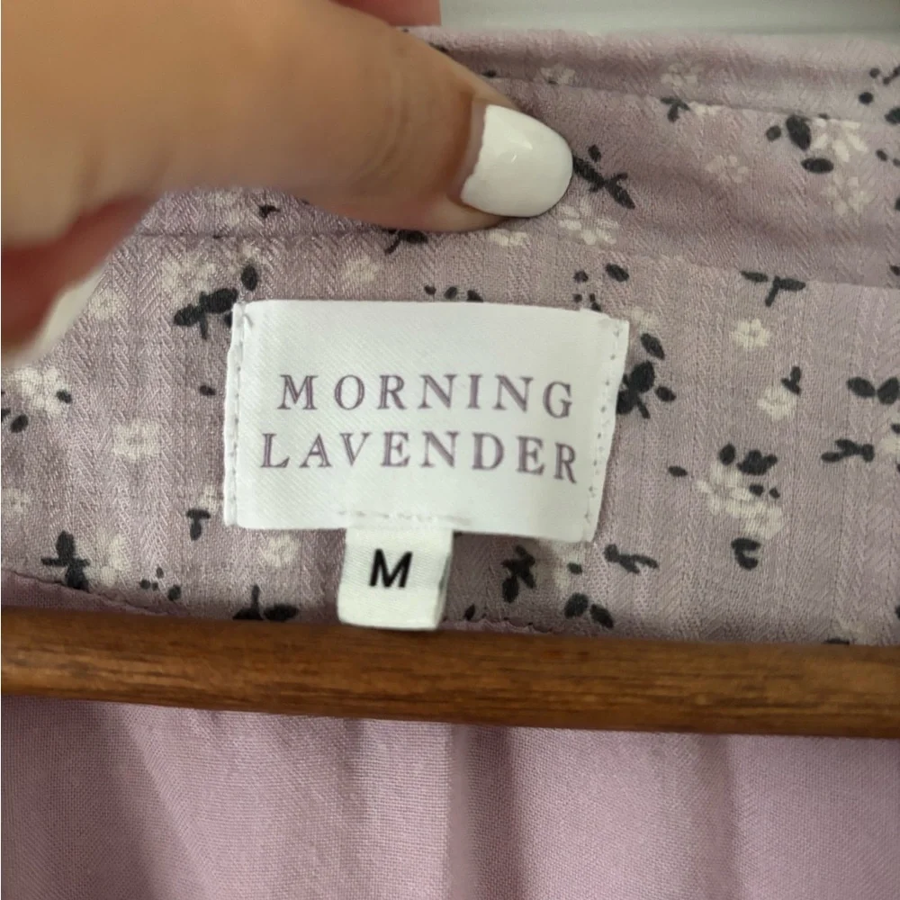 Elegant Lilac Floral Midi Dress - Picture 3 of 5